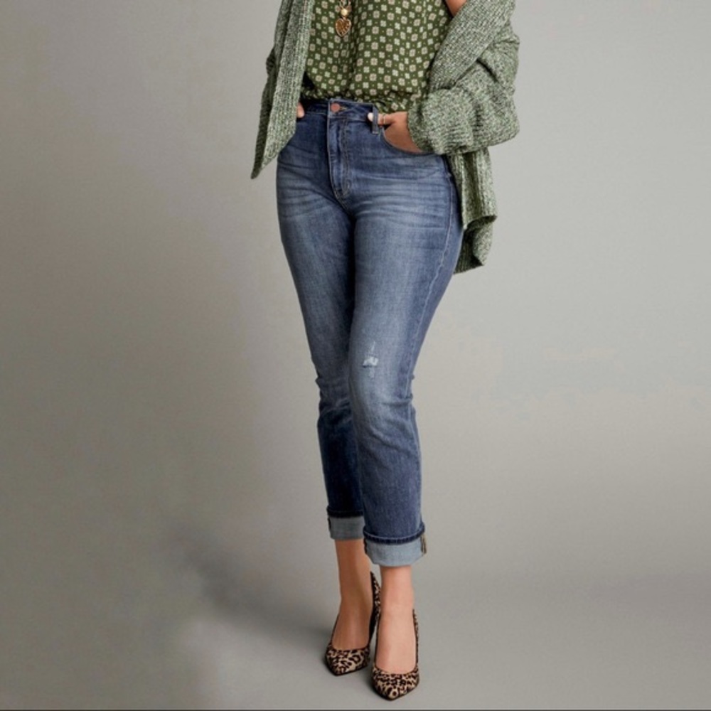 CAbi #3940 Higher Straight High Waist Denim Jeans Size 6